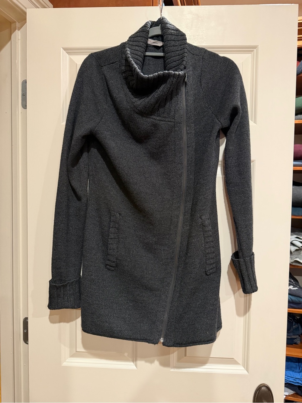 Athleta Dark Charcoal Ribbed Knit Zippered Cardigan